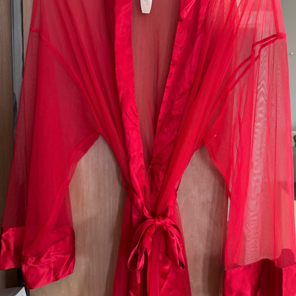 VS Elegant Red Sheer Robe - Picture 3 of 6